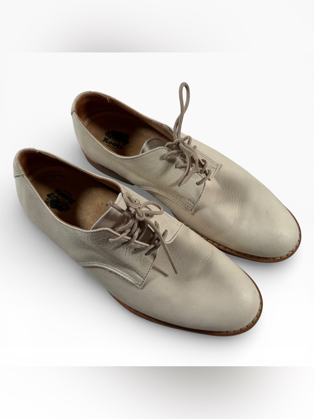 Roots Canada Cream Leather Oxford Shoes